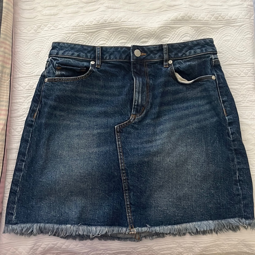 Size 6 loft jean skirt